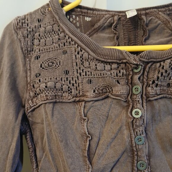 FREE PEOPLE Shell Lace Henley T-shirt Top XS Wine Scoop neck Gold Coast LS - Picture 6 of 11